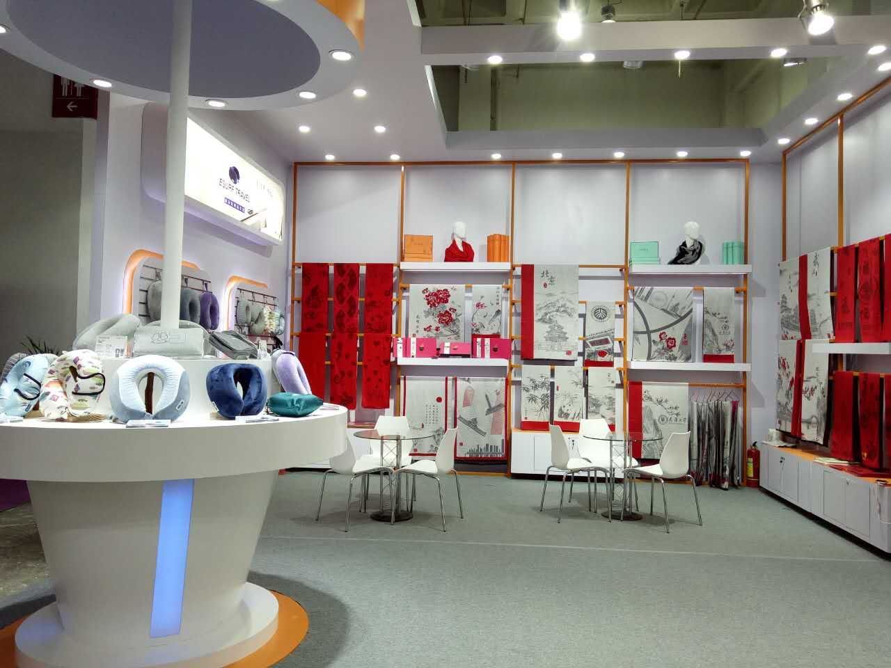 找回禮品的感覺！藝色旅行枕、艾絲雅蘭定制圍巾驚艷2017北京禮品展