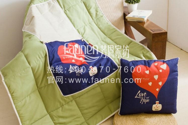 行走的毯子—抱枕被子兩用靠墊，快把它抱給你愛的她