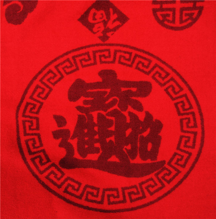 個(gè)性化的客戶答謝禮品,量身定制紅圍巾